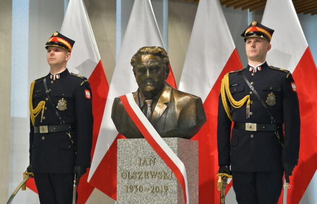 Odsłonięcie popiersia premiera w sali sejmowej w Sejmie